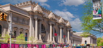 Exterior of Met Museum NYC